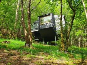 1 Bedroom Treehouse Accommodation on a Croft near Ullapool, North West Highlands of Scotland